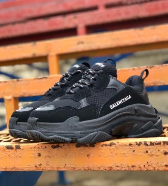 Кроссовки мужские черные Balenciaga Triple S (03340) 
Легендарная модель обуви Б. . фото 2