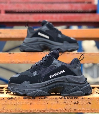 Кроссовки мужские черные Balenciaga Triple S (03340) 
Легендарная модель обуви Б. . фото 9