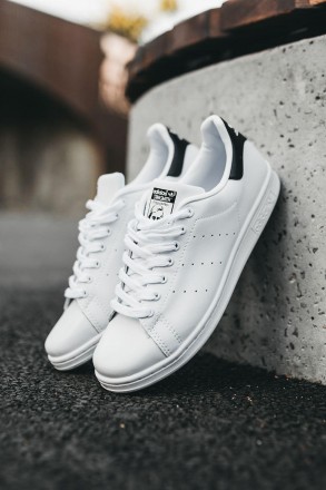 Кроссовки женские белые Adidas Stan Smith
Любимые многими женские кроссовки Адид. . фото 5