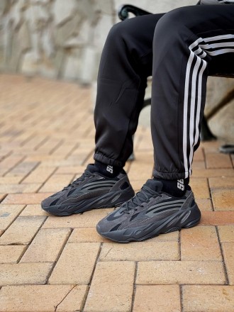Кроссовки мужские черные Adidas Yeezy Boost 700 V2 
Обновленная версия кроссовок. . фото 10