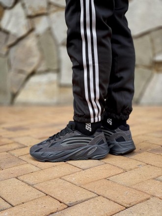 Кроссовки мужские черные Adidas Yeezy Boost 700 V2 
Обновленная версия кроссовок. . фото 7