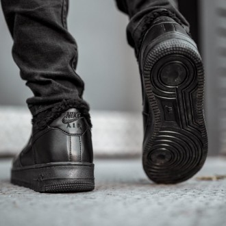Кроссовки мужские черные зимние Nike Air Force
Легендарная модель обуви Найк уже. . фото 7