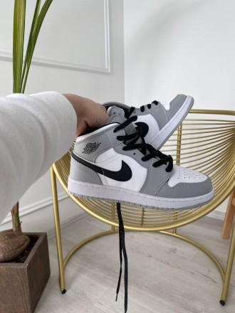 Кроссовки женские серые Nike Air Jordan 1 Retro (04614). Київ. фото 1 Кроссовки женские серые Nike Air Jordan 1 Retro (04614). Київ. фото 1