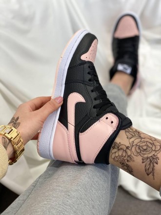 Кроссовки женские черные Nike Air Jordan 1 
Стильная черная расцветка с розовыми. . фото 6
