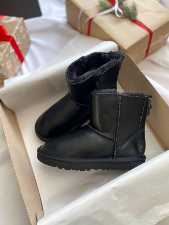 Угги женские зимние черные Ugg classic mini II Zip Boot
Женские сапоги UGG в чер. . фото 2