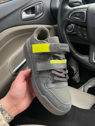 Кроссовки мужские черные Adidas Forum 84 Dark Grey Neon Yellow
Мужские кроссовки. . фото 2
