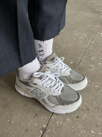 Кроссовки женские белые New Balance 990
Невероятные мужские белые кроссовки Нью . . фото 2