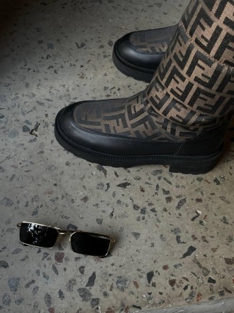 Ботинки женские черные Fendi Boots HIgh Black Brown Winter Fur
Женские ботинки Ф. . фото 6