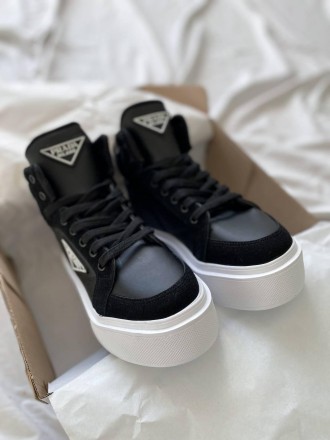 Кроссовки женские черные Prada Macro Re-Nylon Brushed Leather Sneakers Black Whi. . фото 4