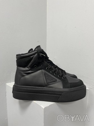 Кроссовки женские черные Prada Macro Re-Nylon Brushed Leather Sneakers Black
Жен. . фото 1