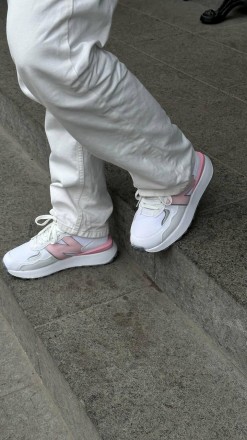 Кроссовки женские белые New Balance White Pink
Стильные женские кроссовки Нью Бе. . фото 3