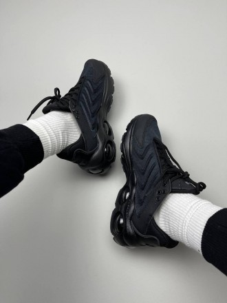 Кроссовки мужские черные Nike Air Max TW Black
Мужские повседневные кроссовки На. . фото 3
