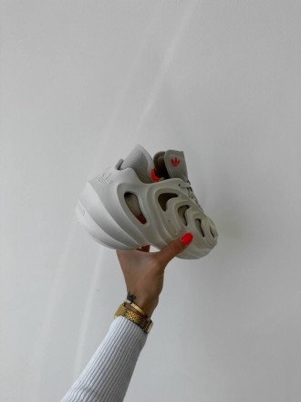 Кроссовки женские белые Adidas AdiFOM Q White Grey Orange
Рады представить вам с. . фото 5