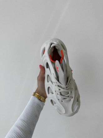 Кроссовки женские белые Adidas AdiFOM Q White Grey Orange
Рады представить вам с. . фото 4