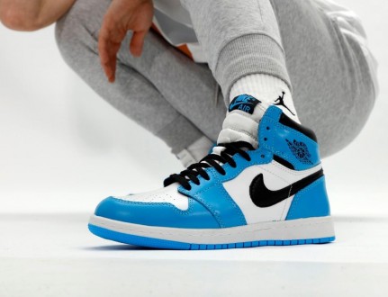 Кроссовки мужские синие Jordan 1 Retro High Blue White
Невероятно стильная синяя. . фото 10