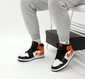 Кроссовки женские оранжевые Jordan 1 High Orange White Black
Крутые женские крос. . фото 7
