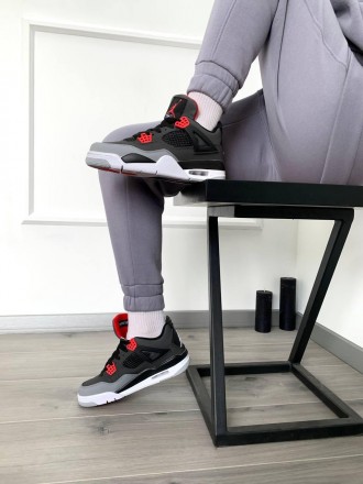 Кроссовки женские серые Jordan 4 Retro 'Infrared' Grey Red Black White
Серые жен. . фото 6