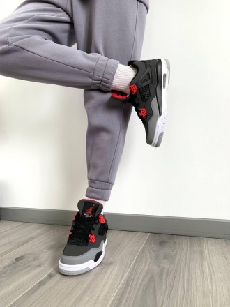Кроссовки женские серые Jordan 4 Retro 'Infrared' Grey Red Black White
Серые жен. . фото 7
