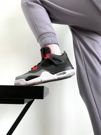 Кроссовки женские серые Jordan 4 Retro 'Infrared' Grey Red Black White
Серые жен. . фото 5