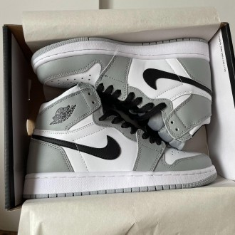 Кроссовки женские серые Jordan 1 Gray White Black
Шикарная серая расцветка леген. . фото 12