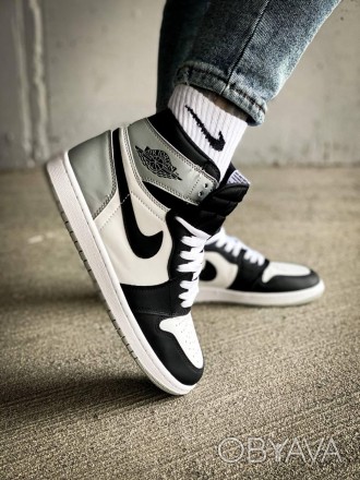 Кроссовки женские черно-белые Jordan 1 Retro High OG Stage Haze Black White Grey. . фото 1