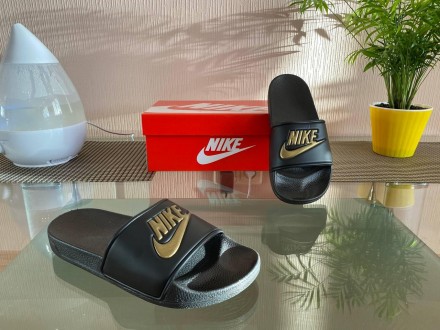 Тапочки мужские черные Nike Benassi Black Gold Logo
Летние мужские тапочки Найк . . фото 2
