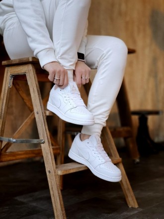 Кроссовки женские белые Jordan Retro 1 Low White
Низкие женские кроссовки Найк А. . фото 5