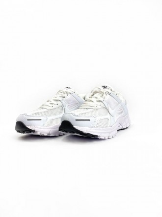 Кроссовки мужские белые Nike Zoom Vomero 5 White
Мужские кроссовки Найк ЗУМ в бе. . фото 3