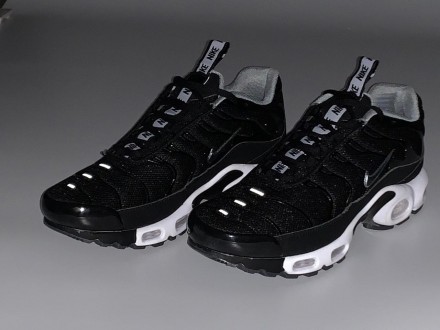 Кроссовки мужские черные Nike Air Max Plus TN Black White
Шикарные мужские кросс. . фото 10