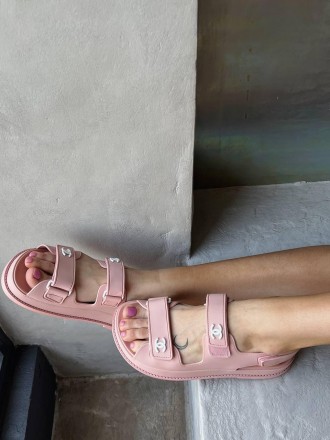Сандали женские розовые Chanel "Dad" sandals
Женские сандали Шанель с высокой по. . фото 6
