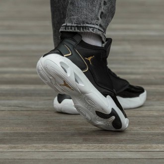 Кроссовки мужские черные Jordan Max Aura 4 Black White Gold
Мужские спортивные к. . фото 7