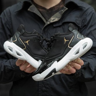 Кроссовки мужские черные Jordan Max Aura 4 Black White Gold
Мужские спортивные к. . фото 10