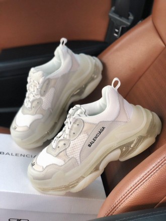 Кроссовки женские белые Balenciaga Triple S Clear Sole white
Повседневные женски. . фото 4