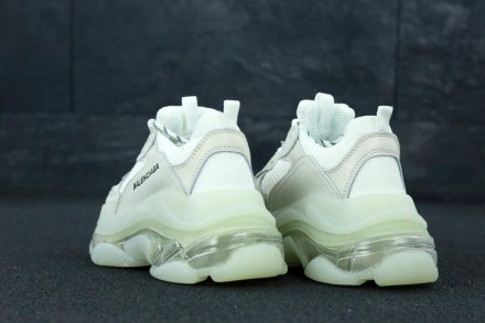 Кроссовки женские белые Balenciaga Triple S Clear Sole white
Повседневные женски. . фото 5