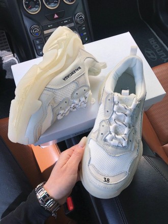 Кроссовки женские белые Balenciaga Triple S Clear Sole white
Повседневные женски. . фото 11