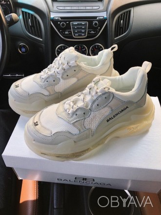 Кроссовки женские белые Balenciaga Triple S Clear Sole white
Повседневные женски. . фото 1