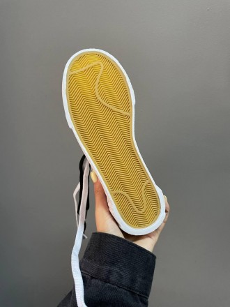 Кроссовки женские белые Nike Blazer Mid x Sacai White Black
Женские кроссовки На. . фото 9