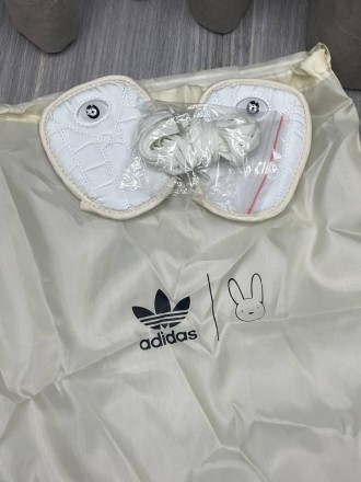 Кроссовки женские белые Adidas Campus x Bad Bunny White Black
Женские кроссовки . . фото 4