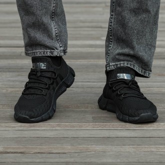 Кроссовки мужские черные Adidas Black
Классические повседневные мужские кроссовк. . фото 11