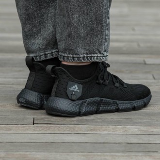 Кроссовки мужские черные Adidas Black
Классические повседневные мужские кроссовк. . фото 9