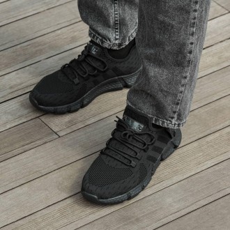 Кроссовки мужские черные Adidas Black
Классические повседневные мужские кроссовк. . фото 10