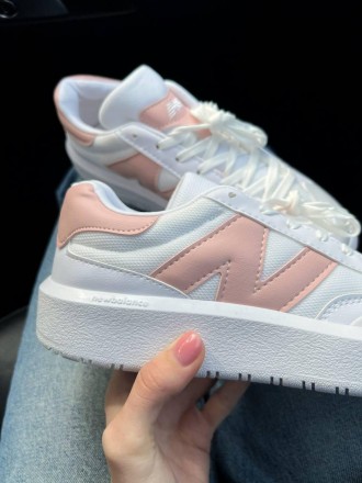 Кроссовки женские белые New Balance CT302 White Pink
Представляем вам женские кр. . фото 3