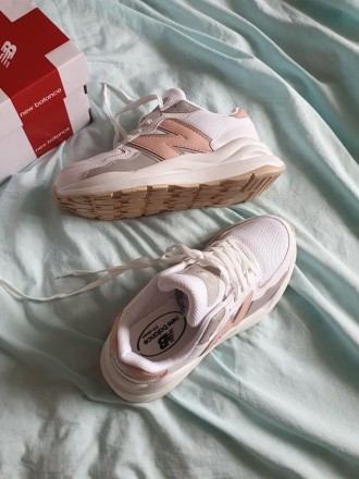 Кроссовки женские белые New Balance 574 57/40 White Pink
Легендарная модель крос. . фото 10