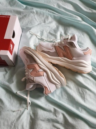 Кроссовки женские белые New Balance 574 57/40 White Pink
Легендарная модель крос. . фото 7