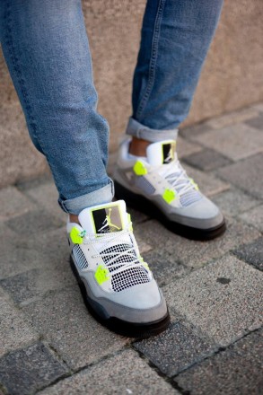 Кроссовки мужские серые Jordan 4 Retro SE "Neon"
Мужские спортивные кроссовки На. . фото 9