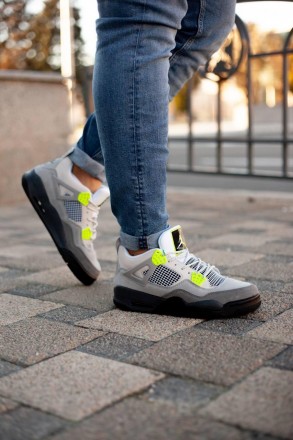 Кроссовки мужские серые Jordan 4 Retro SE "Neon"
Мужские спортивные кроссовки На. . фото 5