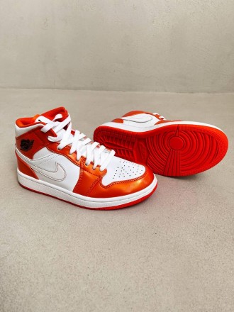 Кроссовки женские белые Jordan 1 Mid Electro Orange
Стильные высокие женские кро. . фото 6