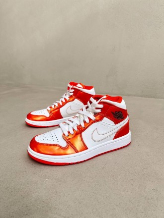 Кроссовки женские белые Jordan 1 Mid Electro Orange
Стильные высокие женские кро. . фото 3