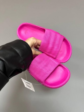 Тапочки женские розовые Adidas Yeezy Adilette Slide Pink
Стильные женские тапочк. . фото 7
