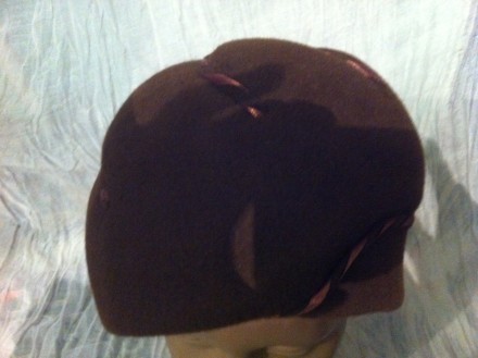 Берет- шапка невеликий, акуратний ої форми з трьома борозенками, у яких розташов. . фото 3